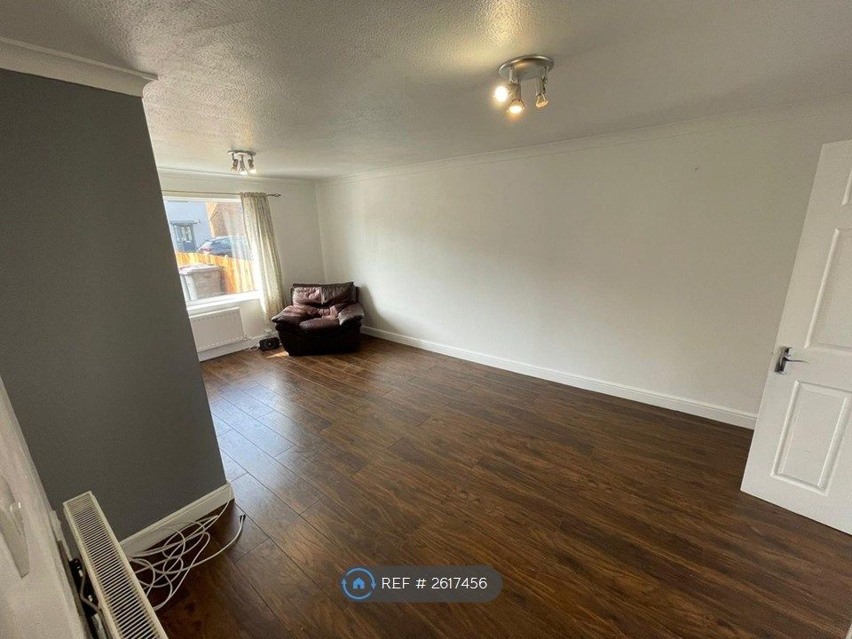 Property photo 2 of 24