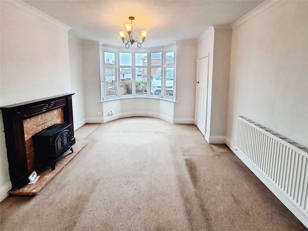 Property photo 2 of 10 Lounge