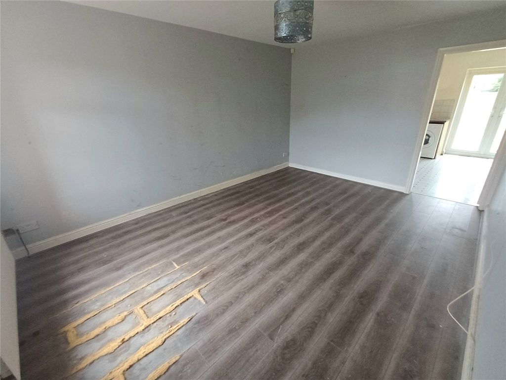 Property photo 3 of 14 Picture No. 02