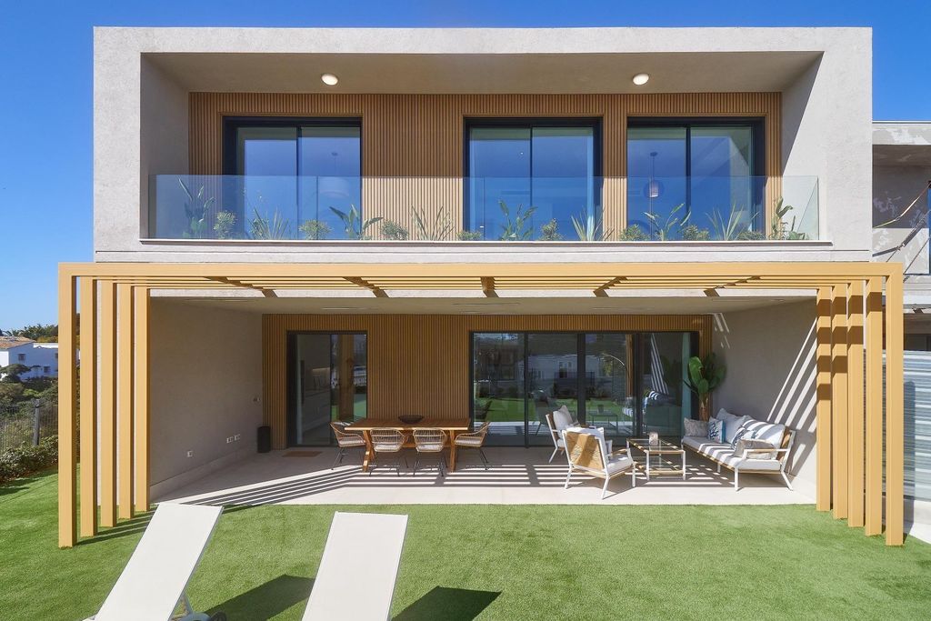 Property photo 3 of 76