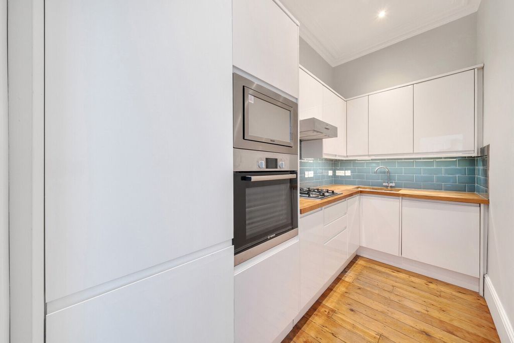 Property photo 2 of 10 Picture No. 15