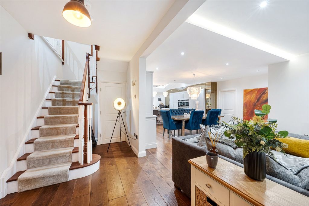 Property photo 2 of 22 Picture No. 18