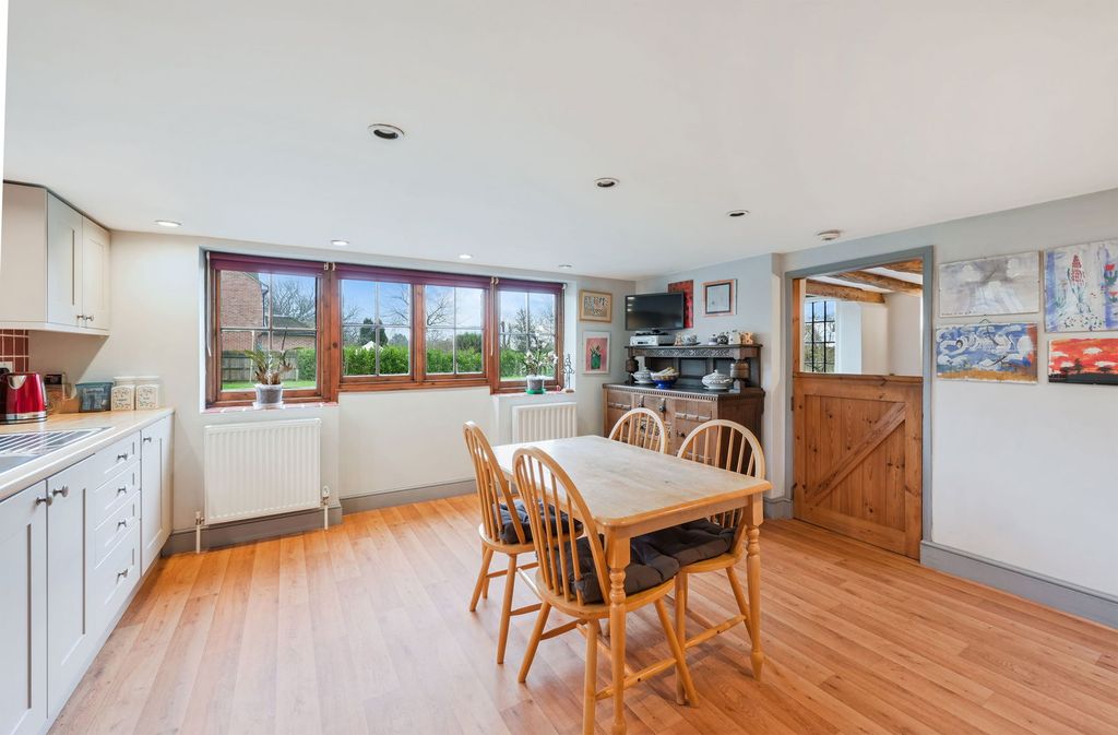 Property photo 2 of 29