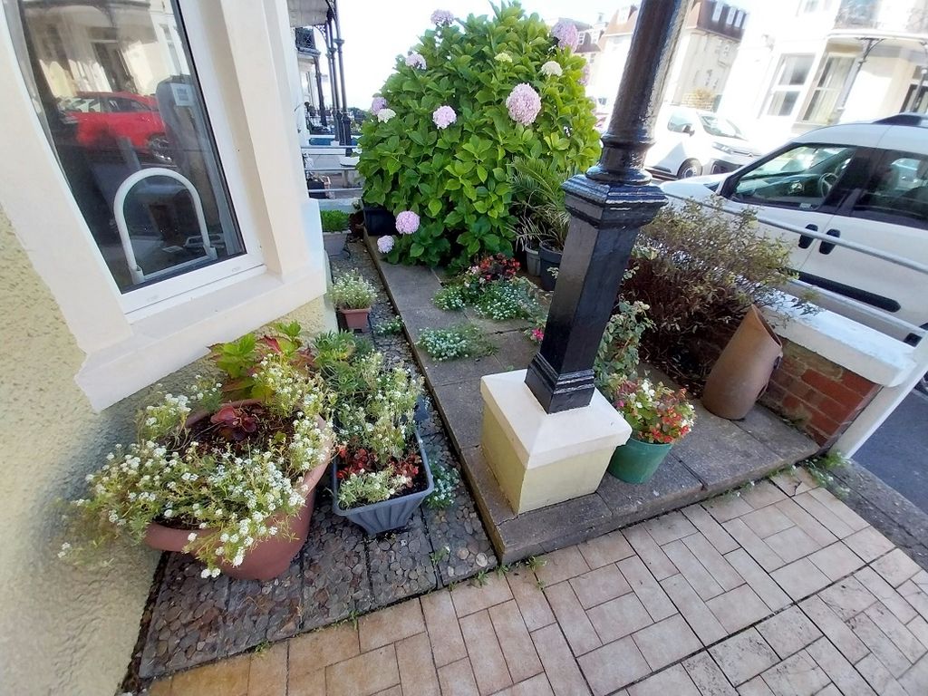 Property photo 2 of 21