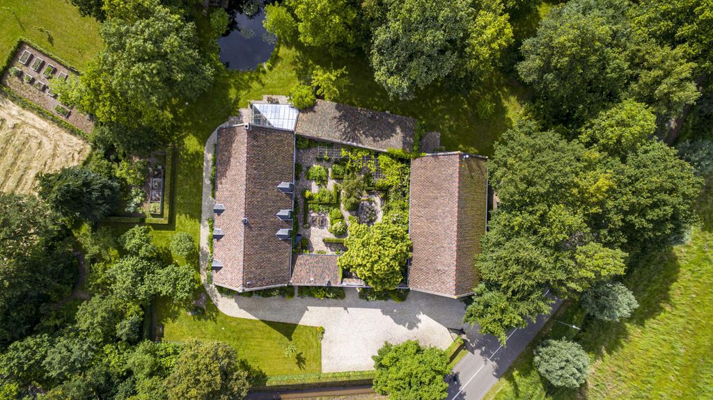 Property photo 3 of 51