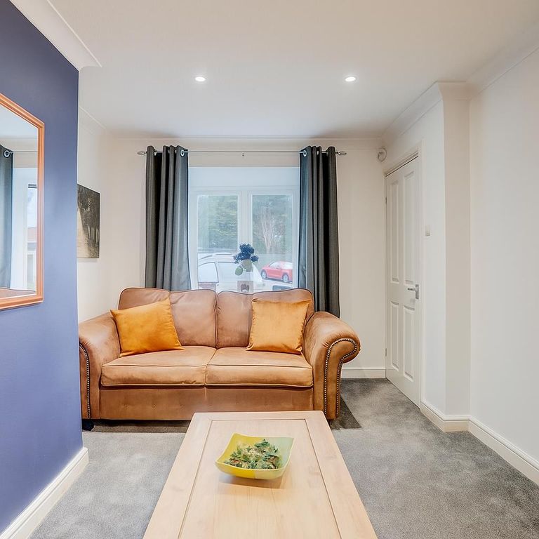 Property photo 3 of 18 Bc72F2E3-E200-4c3A-95c0-F48B5B662d31.Png