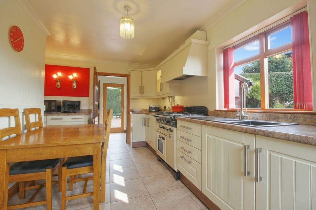 Property photo 3 of 14 Kitchen Diner