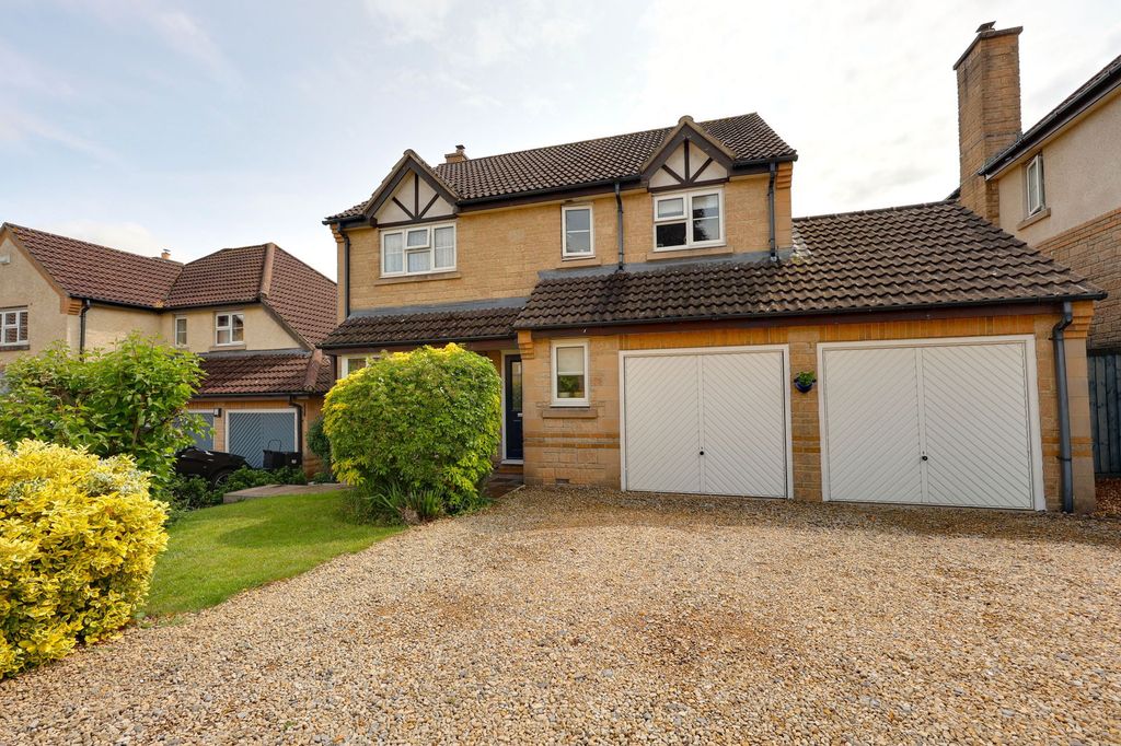 Property photo 3 of 48