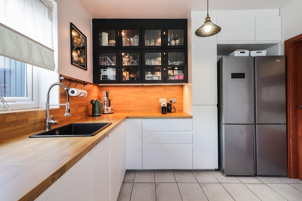 Property photo 3 of 22 Img_8158.Jpg