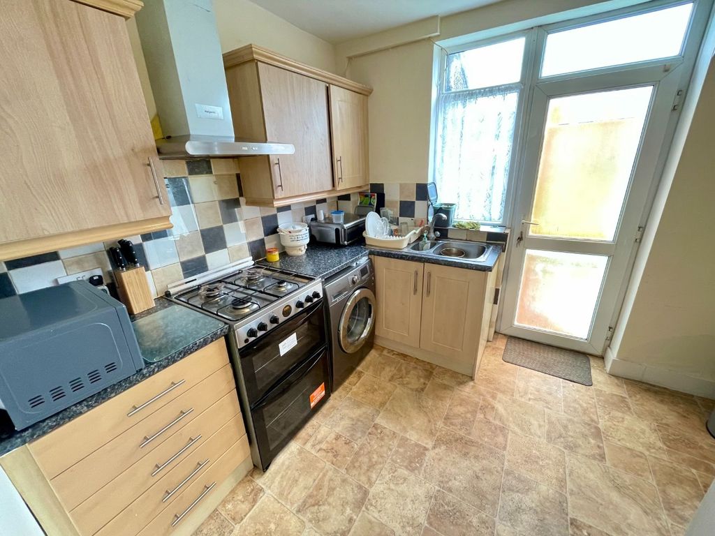Property photo 3 of 10 5160002