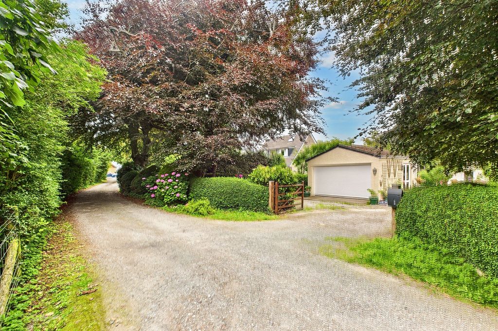 Property photo 3 of 33