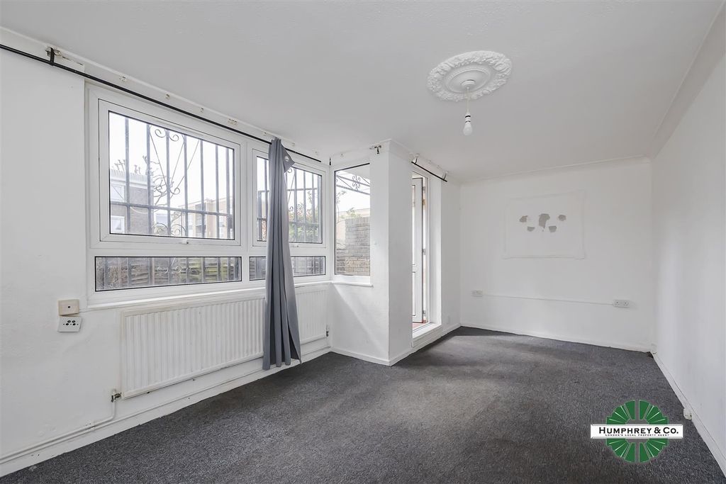 Property photo 3 of 19 496   Teviot Street -013.Jpg