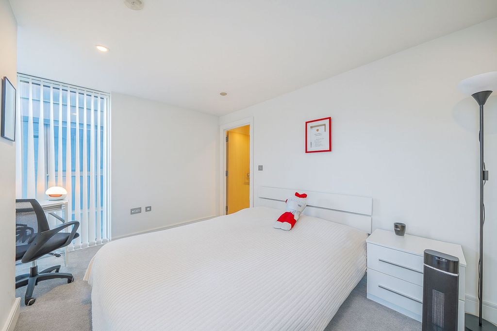 Property photo 3 of 11