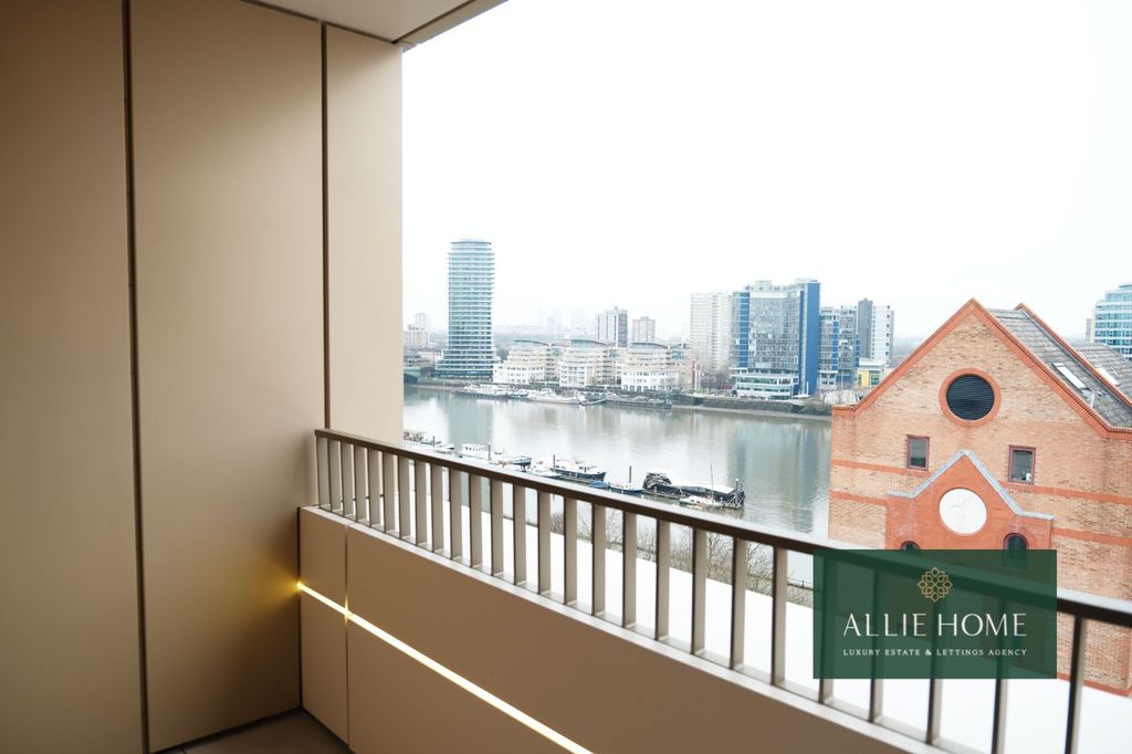 Property photo 2 of 28