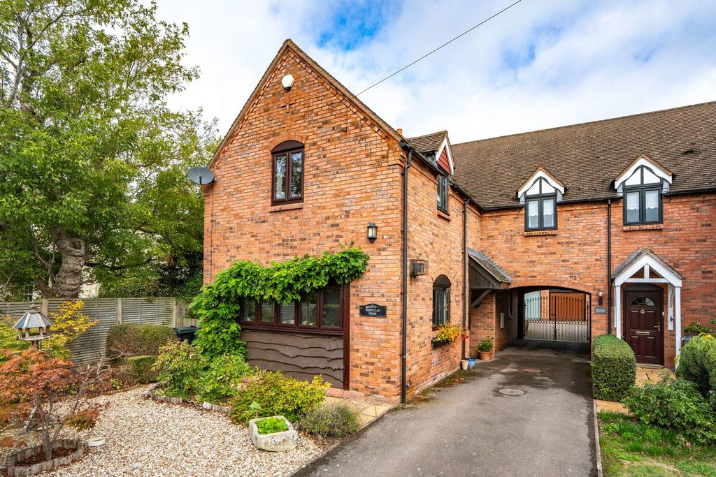 Property photo 2 of 30