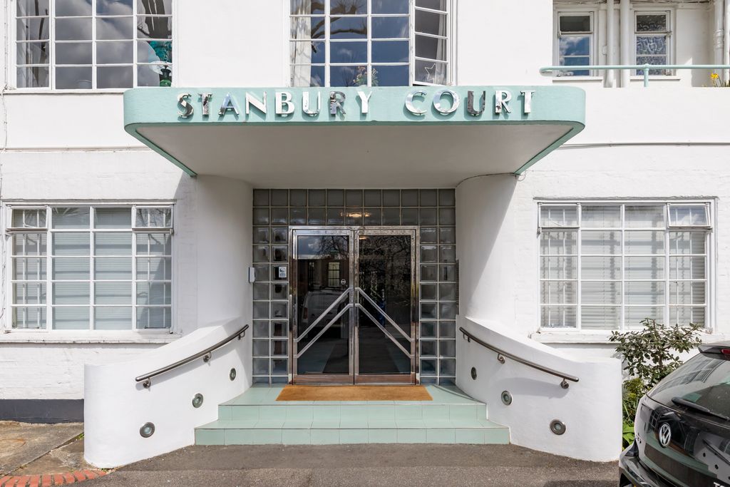 Property photo 2 of 18