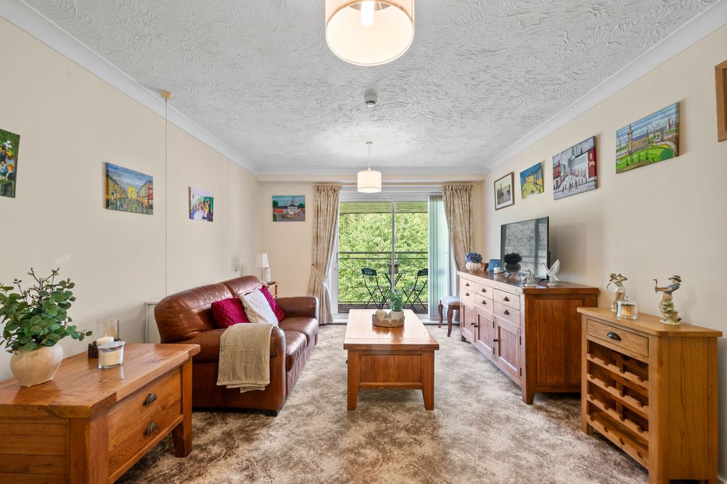 Property photo 3 of 27