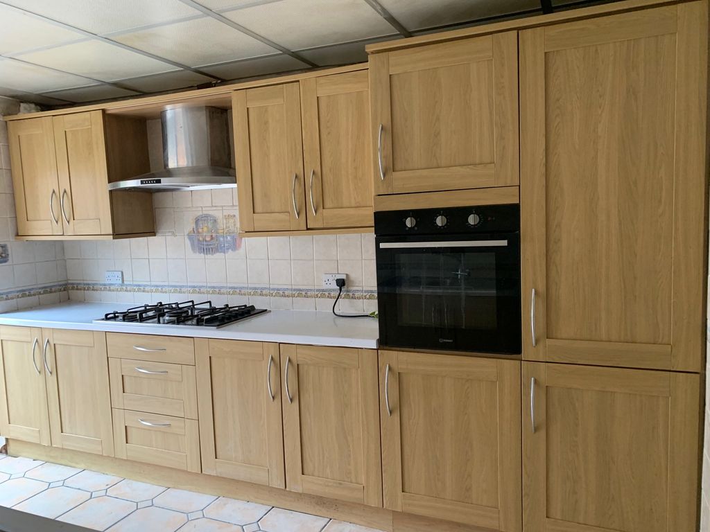 Property photo 2 of 8 Kitchen
