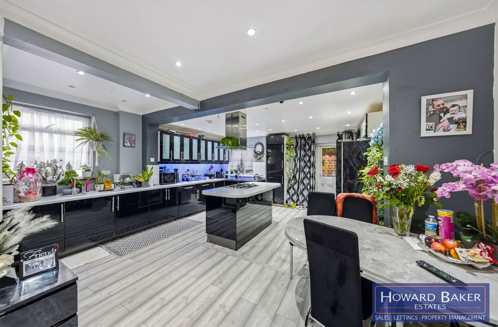 Property photo 3 of 18 Photos-25