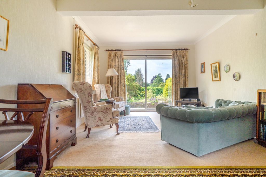 Property photo 3 of 17 Sitting Room