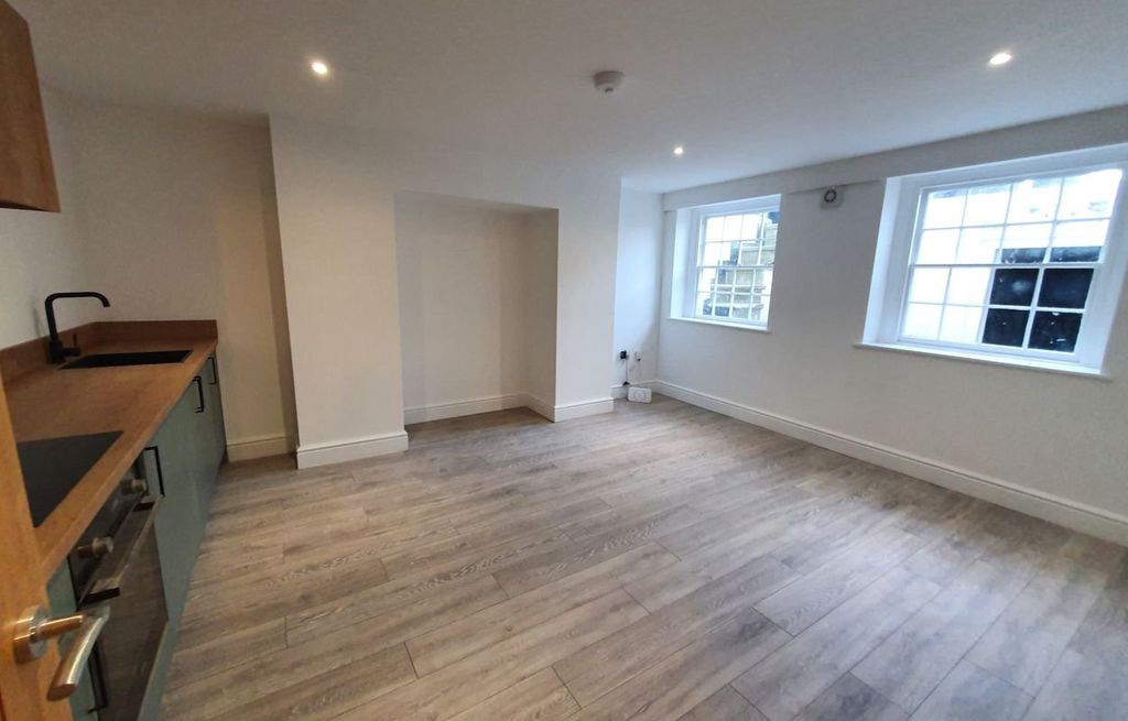 Property photo 3 of 7 Picture 3