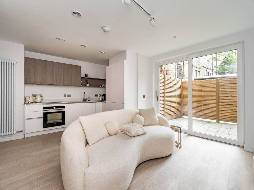 Property photo 3 of 15 70297_7-1Canaanlane-005