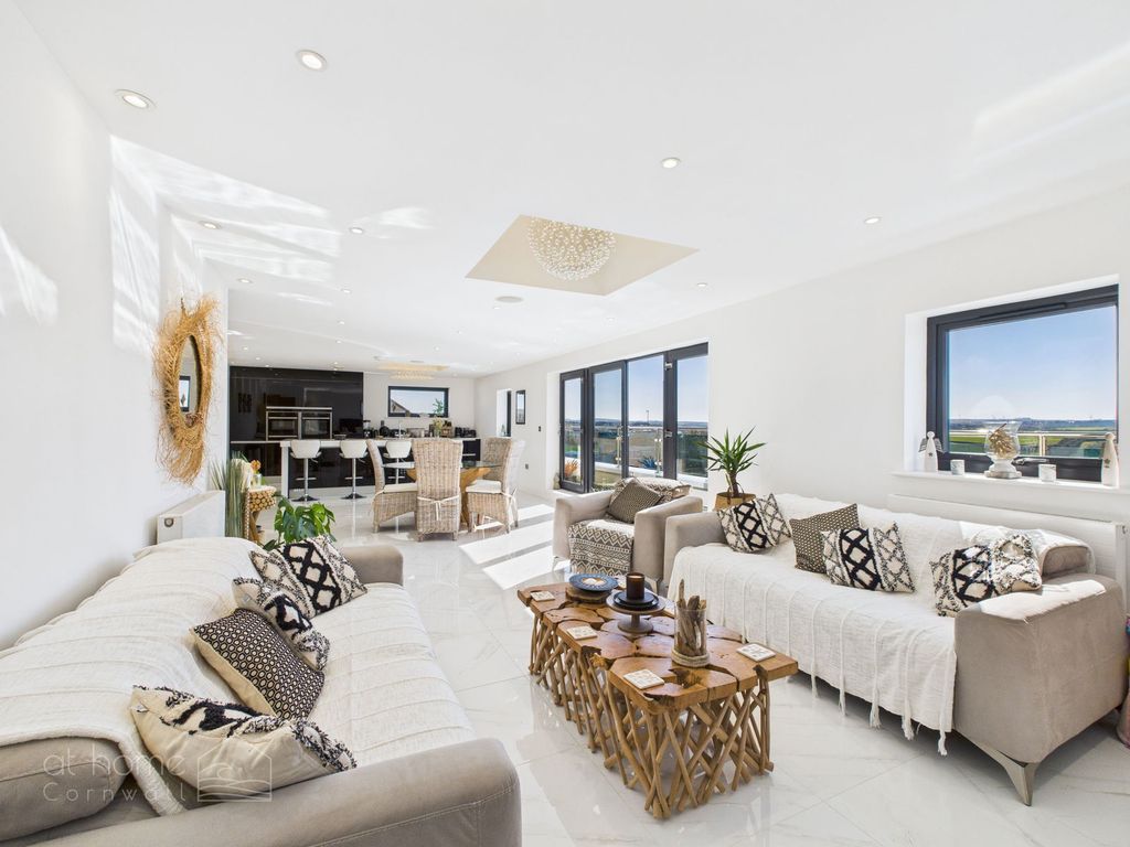 Property photo 1 of 44