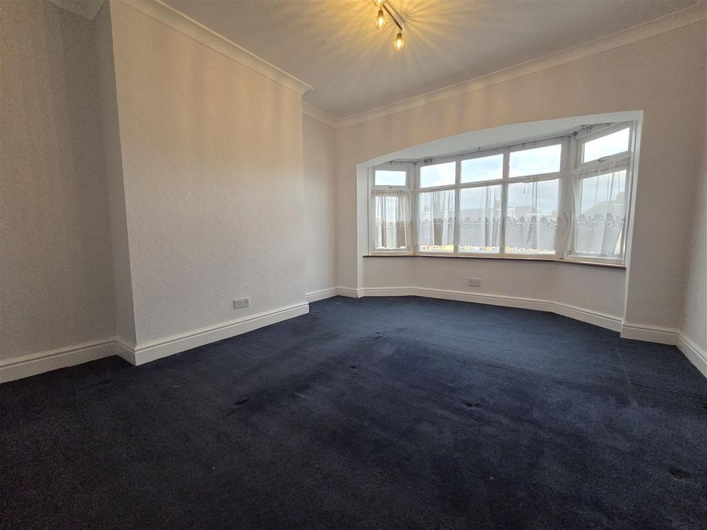 Property photo 3 of 12 3556F739-03B5-44ee-B1B3-9B2B798Aa4Bb.Jpg