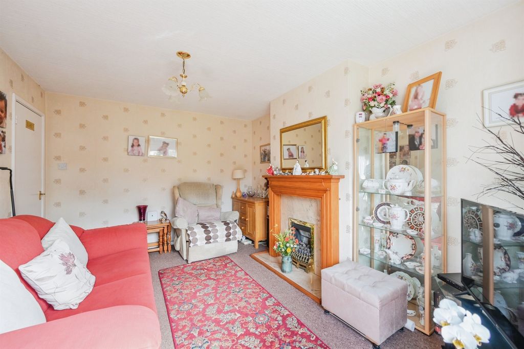 Property photo 3 of 17