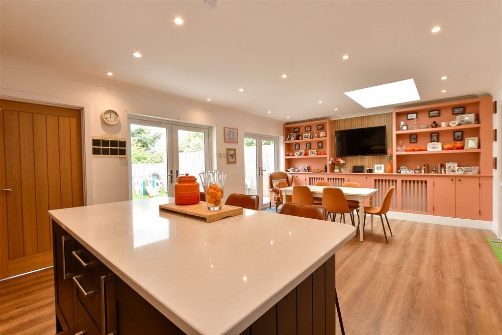 Property photo 3 of 18 Kitchen/Dining Area