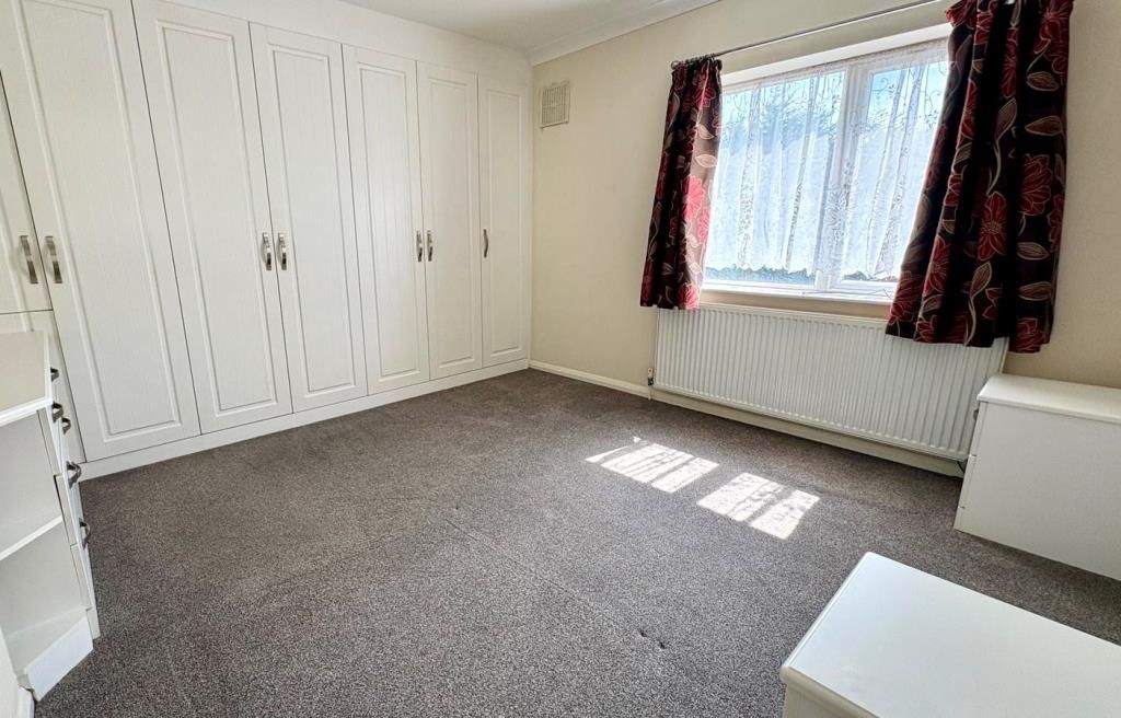 Property photo 3 of 6 Bedroom