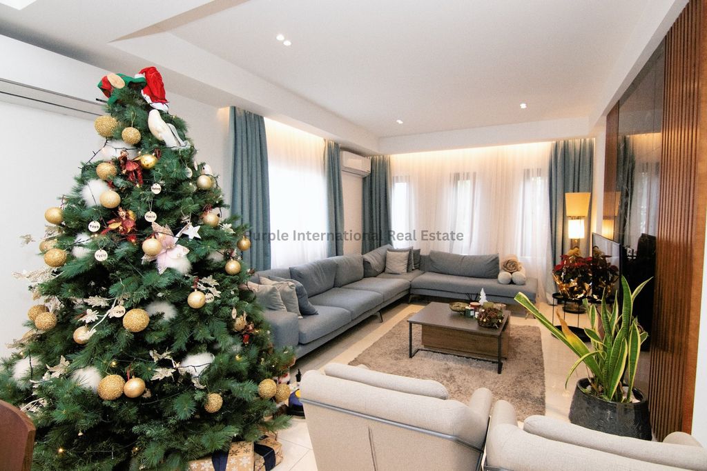 Property photo 2 of 55