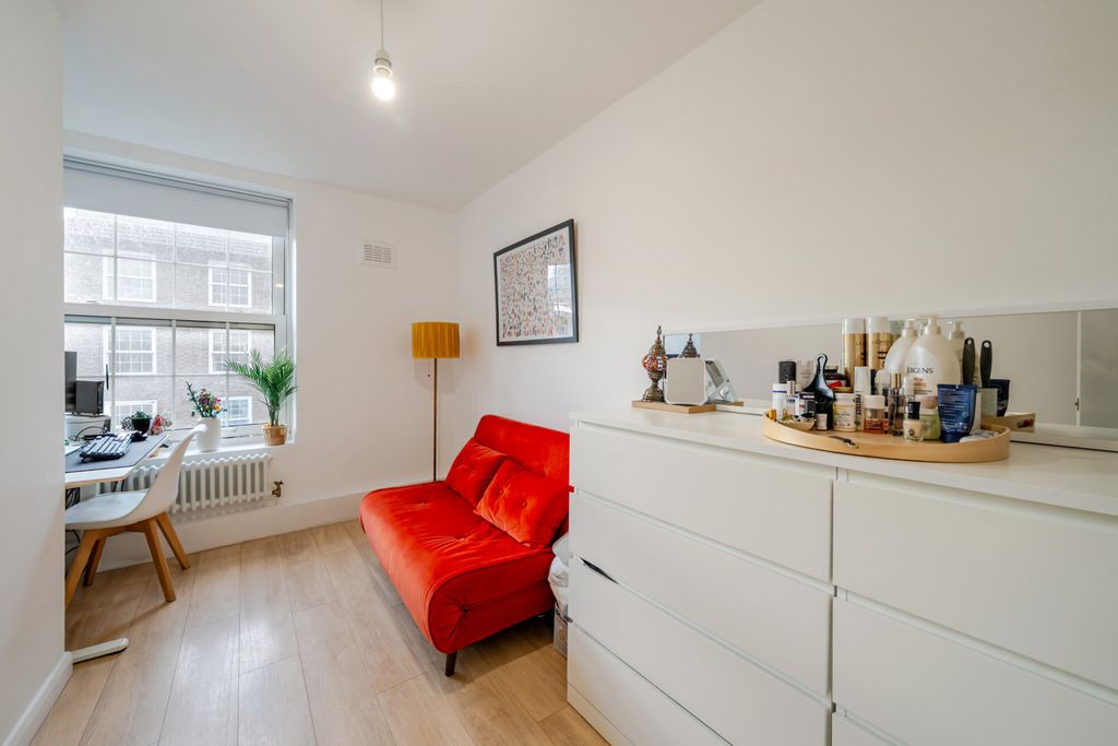 Property photo 3 of 17 1388845-7-693Fdf5...