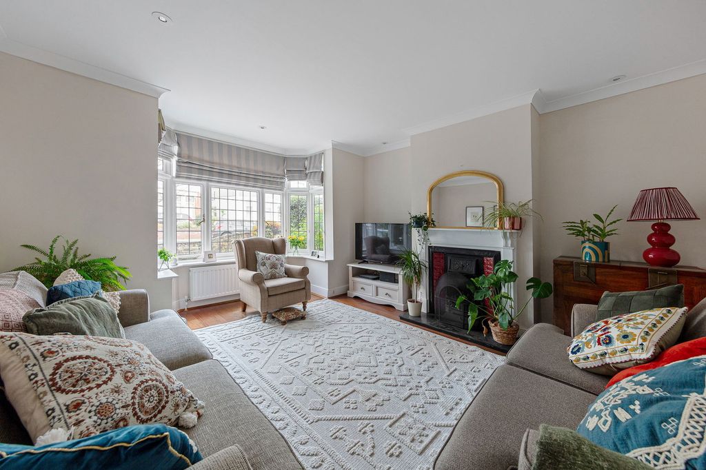 Property photo 2 of 18