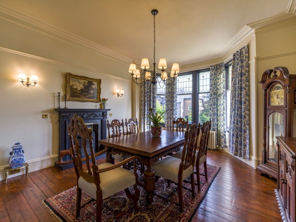 Property photo 3 of 19 Dining Room