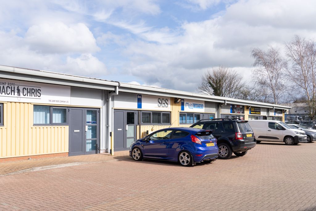 Property photo 2 of 9