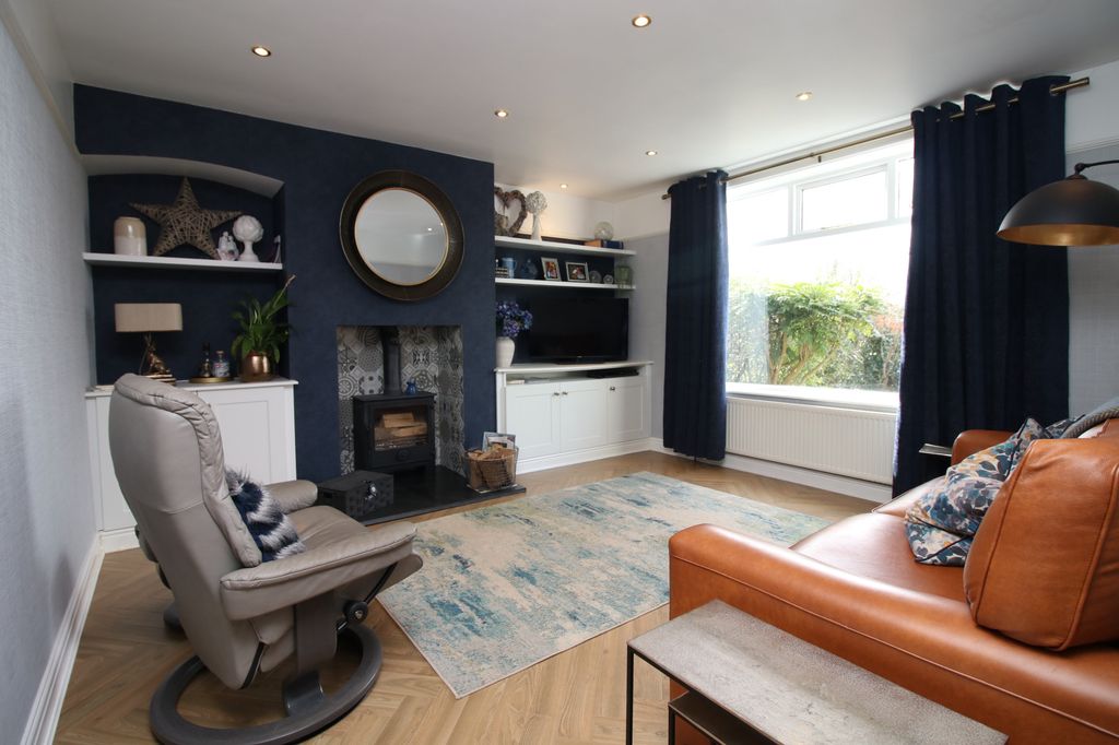 Property photo 2 of 30