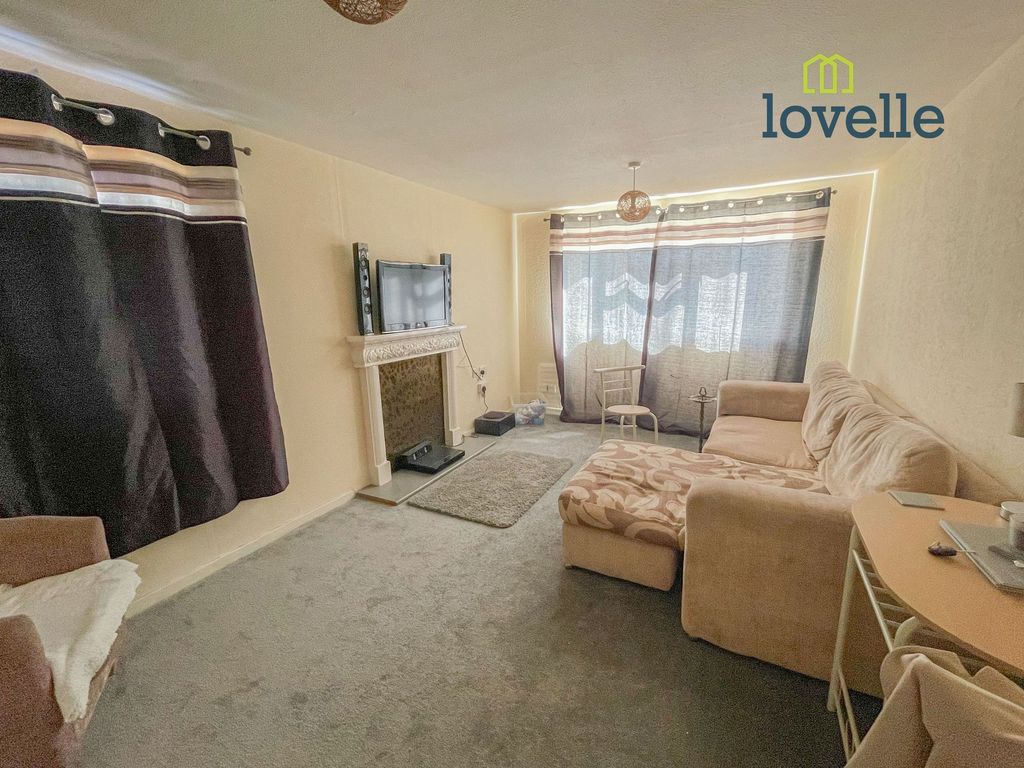 2 bed flat for salePinewood Crescent, Grimsby DN33 photo 5
