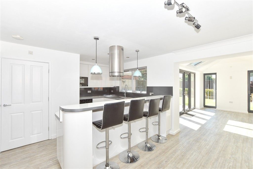 Property photo 3 of 15 Kitchen