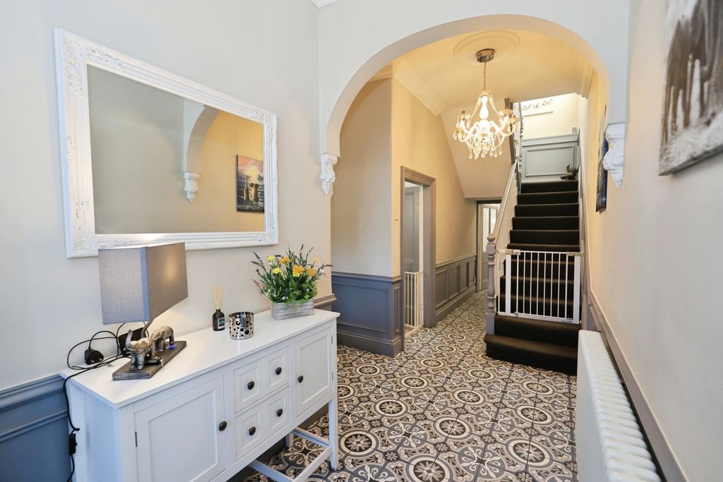 Property photo 2 of 20 Pbox-Img.Jpg