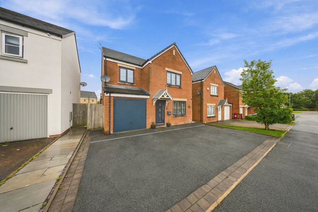 Property photo 1 of 52