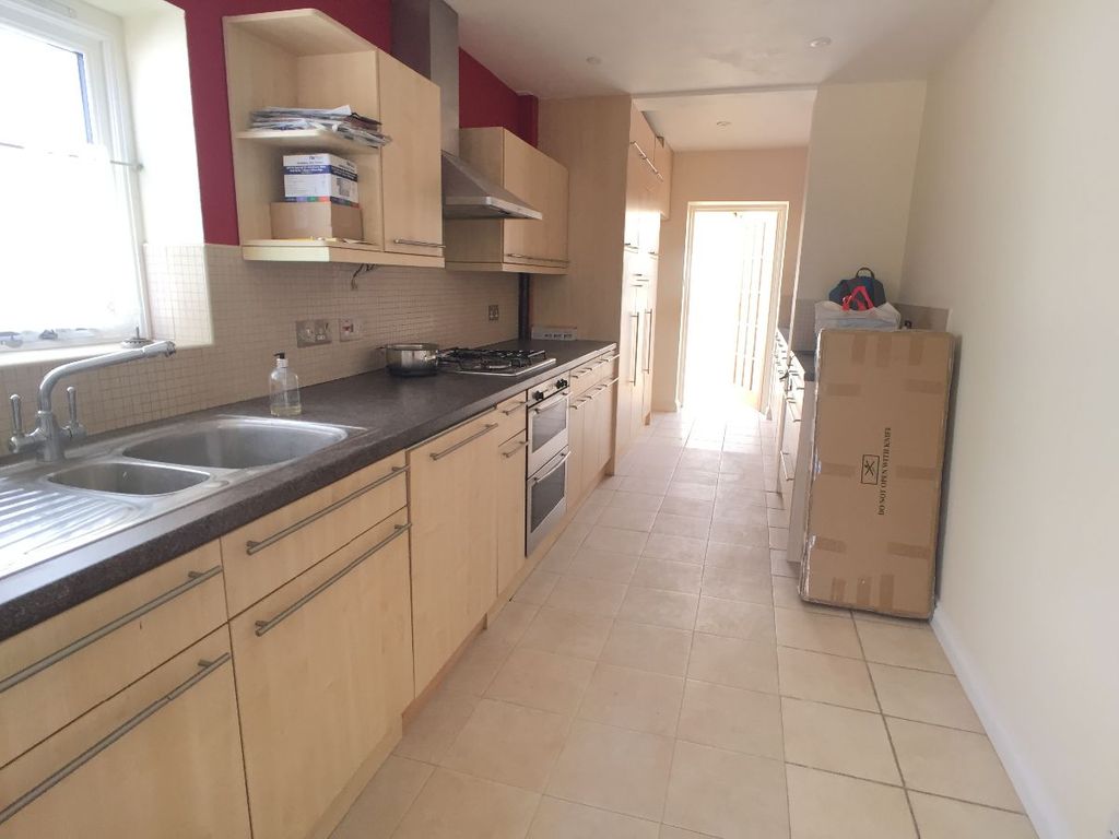 Property photo 2 of 12 Kitchen