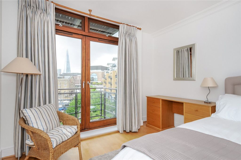 Property photo 3 of 8 Bedroom