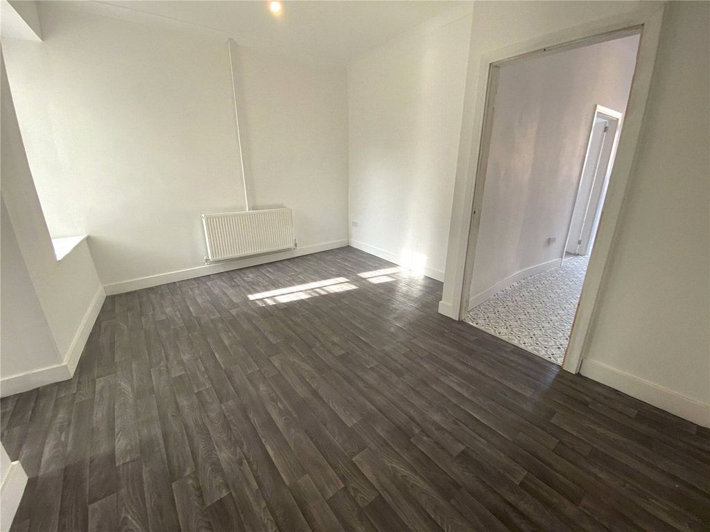 Property photo 3 of 15 Picture No. 02