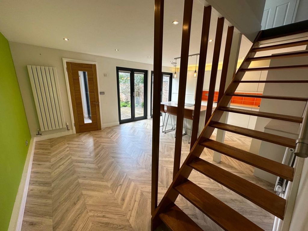 Property photo 3 of 20 Kitchen 1