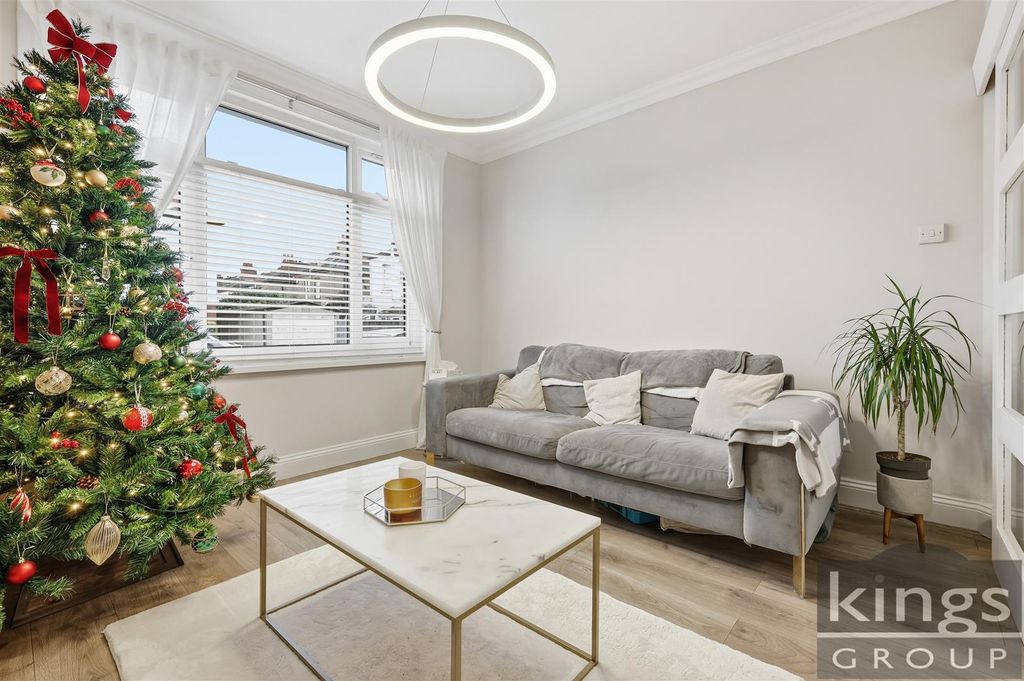 Property photo 3 of 23