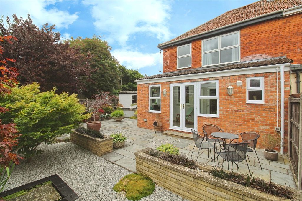 Property photo 2 of 21 Picture No. 04