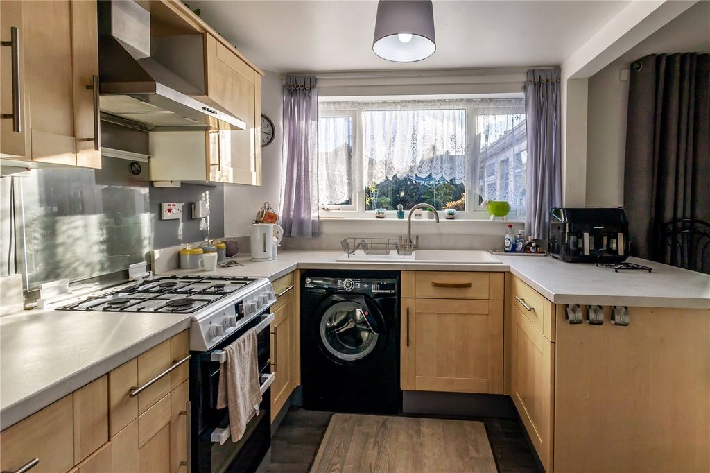 Property photo 3 of 34 Picture No. 28