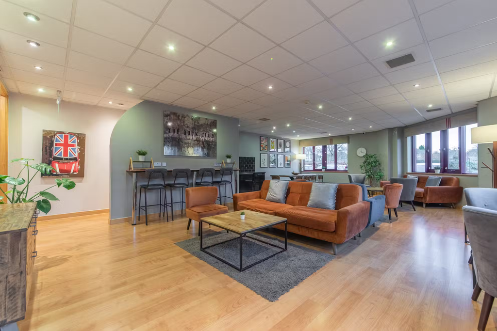 Property photo 3 of 8