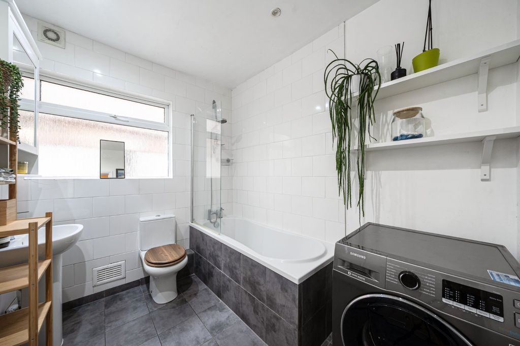 Property photo 3 of 11 Picture No. 26